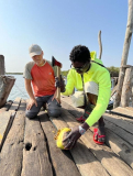 02 gambia-lamin-lodge-holz-kokosnuss